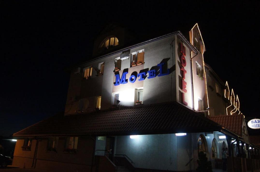 Motel Zacisze Ломжа Екстер'єр фото